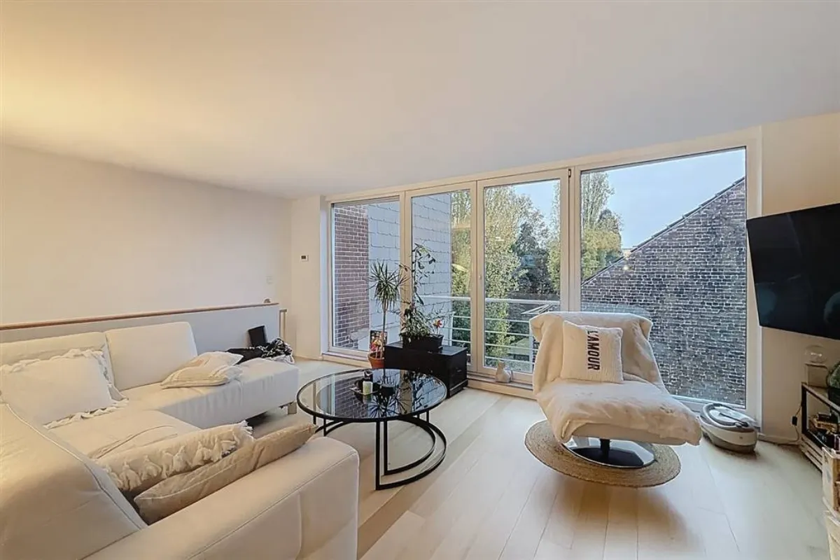 Triplex te  in Schaarbeek 1030 1750.00€ 2 slaapkamers 120.00m² - Zoekertje 635320