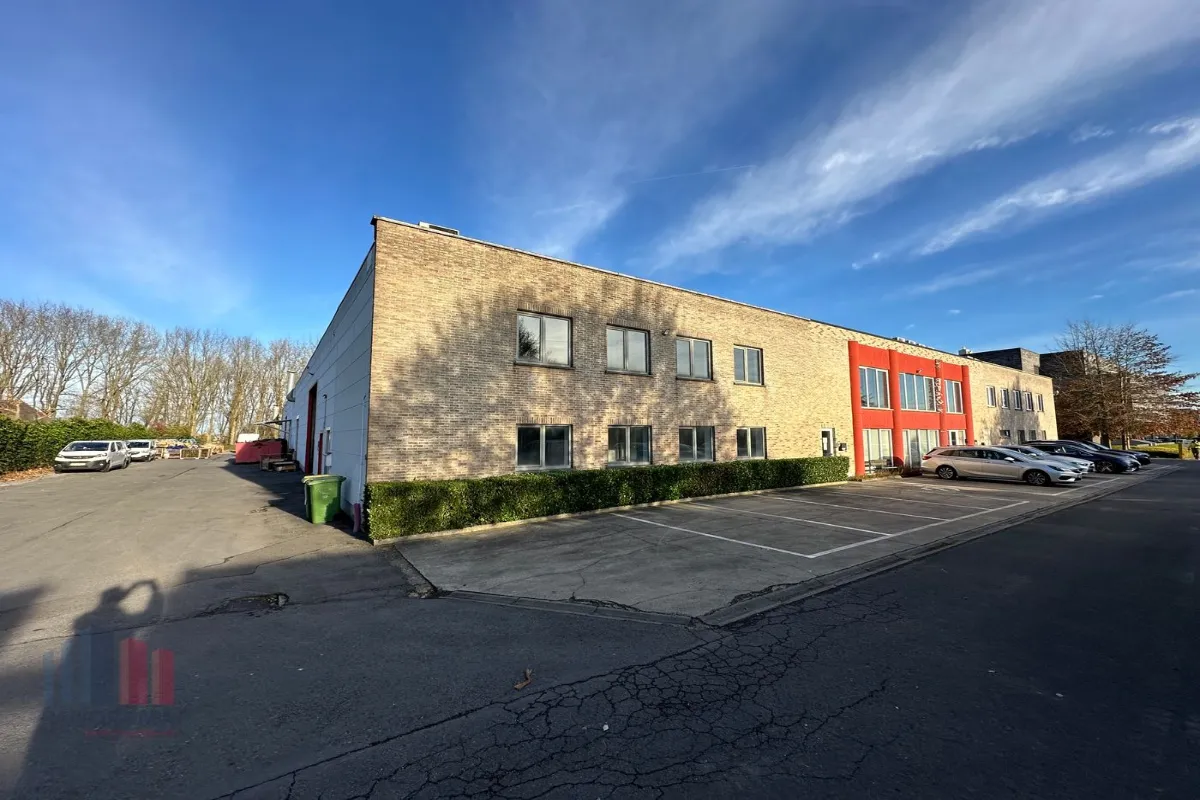 Handelszaak te  huur in Kortrijk 8500 1495.00€  slaapkamers m² - Zoekertje 634997