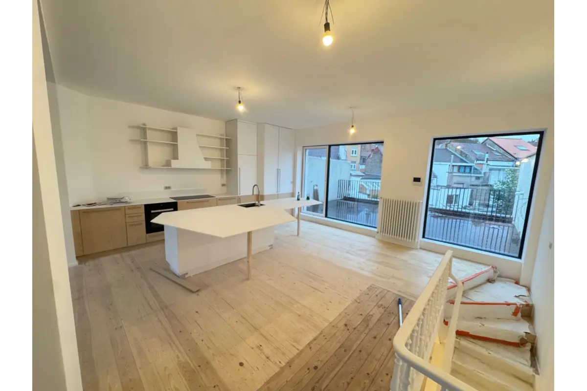 Duplex à louer à Forest 1190 2600.00€ 4 chambres m² - annonce 634960