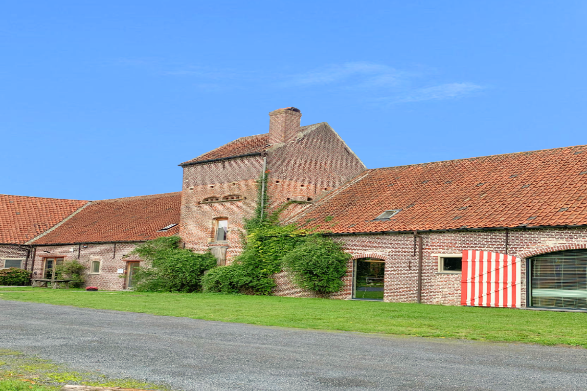 Handelszaak te  huur in Destelbergen 9070 1685.00€  slaapkamers 166.00m² - Zoekertje 635359