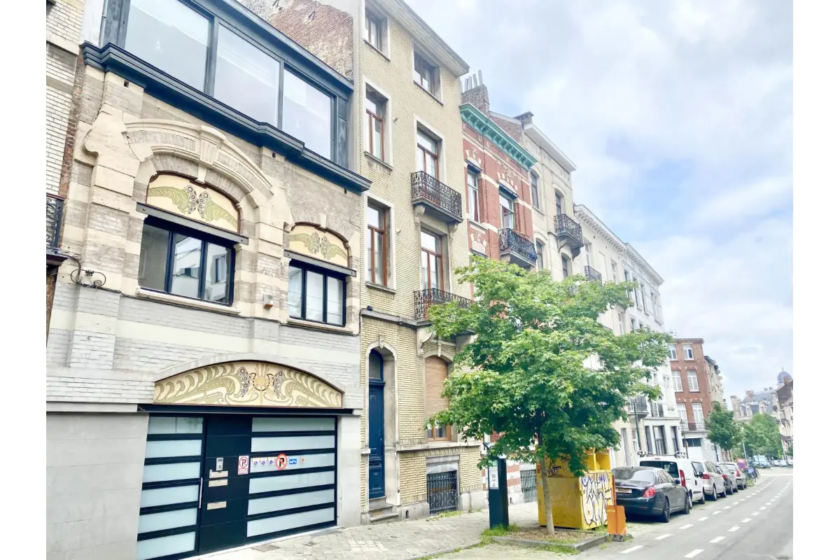 Appartement te  in Sint-Gillis 1060 3400.00€ 3 slaapkamers 250.00m² - Zoekertje 636578