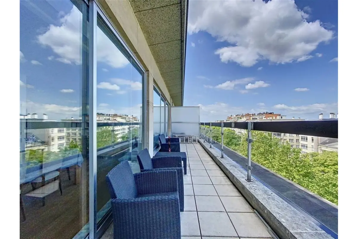 Penthouse te  huur in Ukkel 1180 2950.00€ 5 slaapkamers 190.00m² - Zoekertje 636126