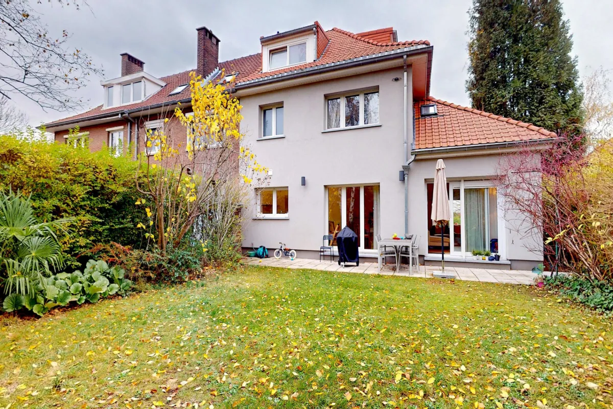 Huis te  huur in Sint-Lambrechts-Woluwe 1200 2350.00€ 4 slaapkamers 138.00m² - Zoekertje 636580