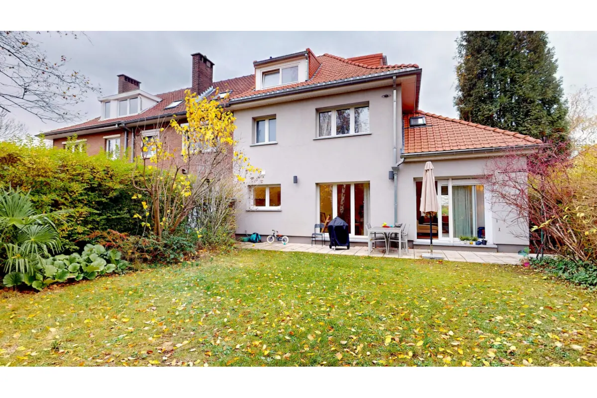 Huis te  in Sint-Lambrechts-Woluwe 1200 2350.00€ 4 slaapkamers 138.00m² - Zoekertje 636580