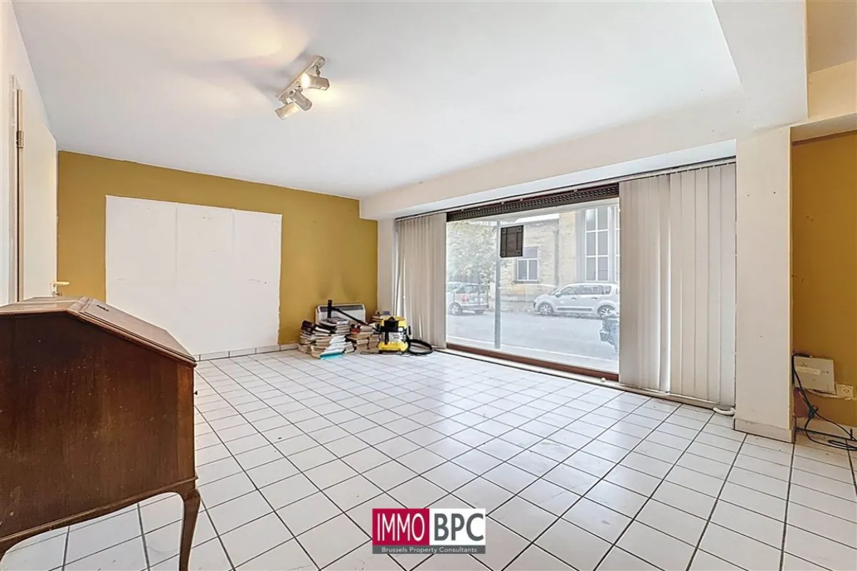 Handelszaak te  in Sint-Jans-Molenbeek 1080 90000.00€  slaapkamers m² - Zoekertje 639121