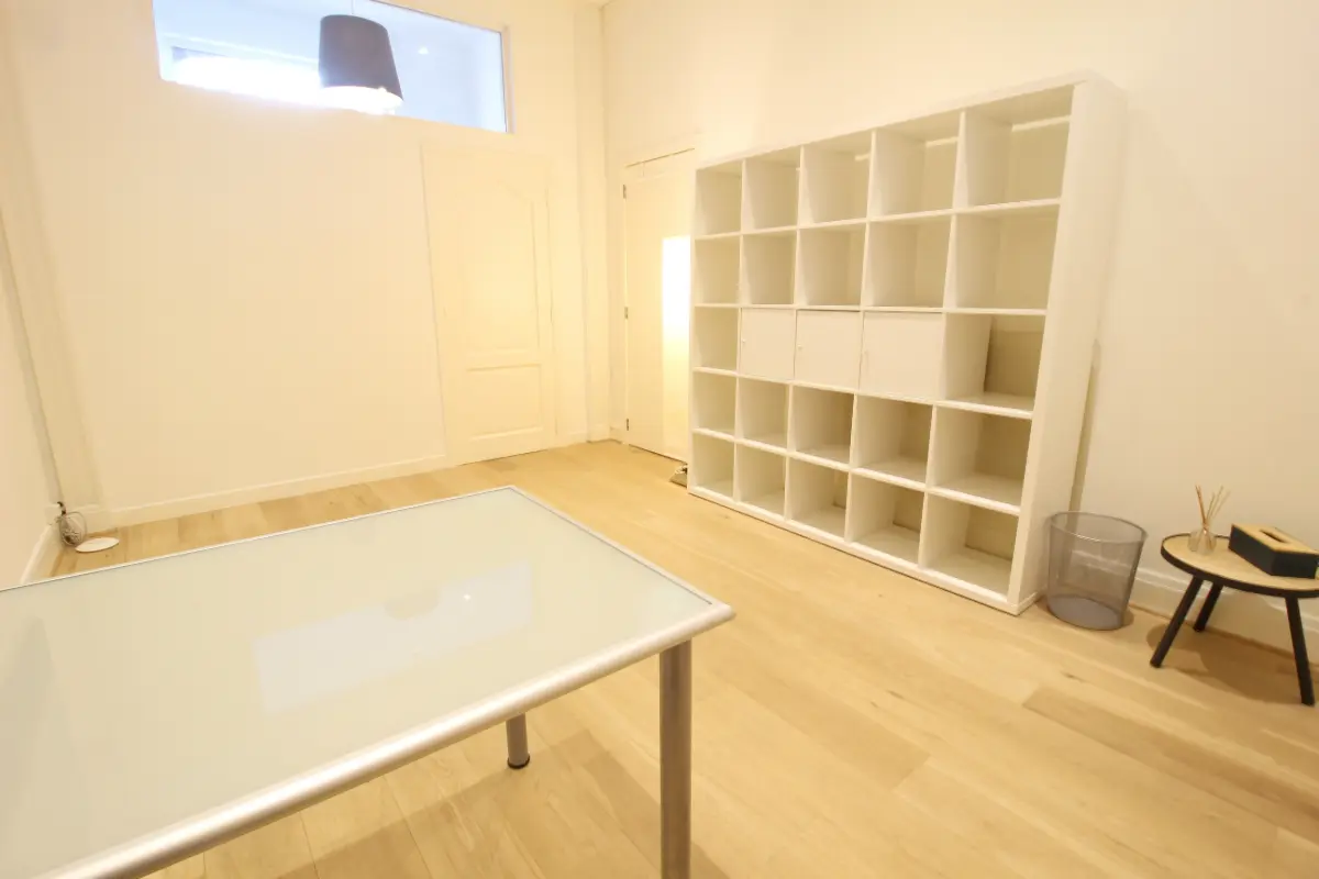 Commerce à louer à Etterbeek 1040 590.00€ 0 chambres m² - annonce 637192