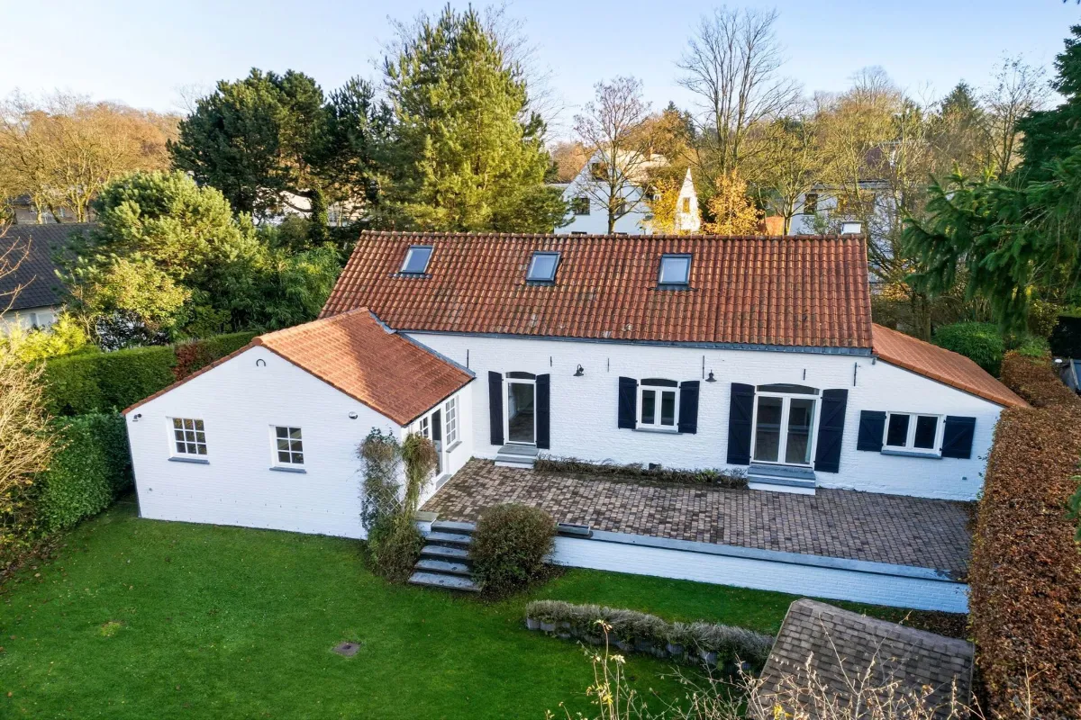 Villa te  huur in Ukkel 1180 3250.00€ 3 slaapkamers 200.00m² - Zoekertje 637139