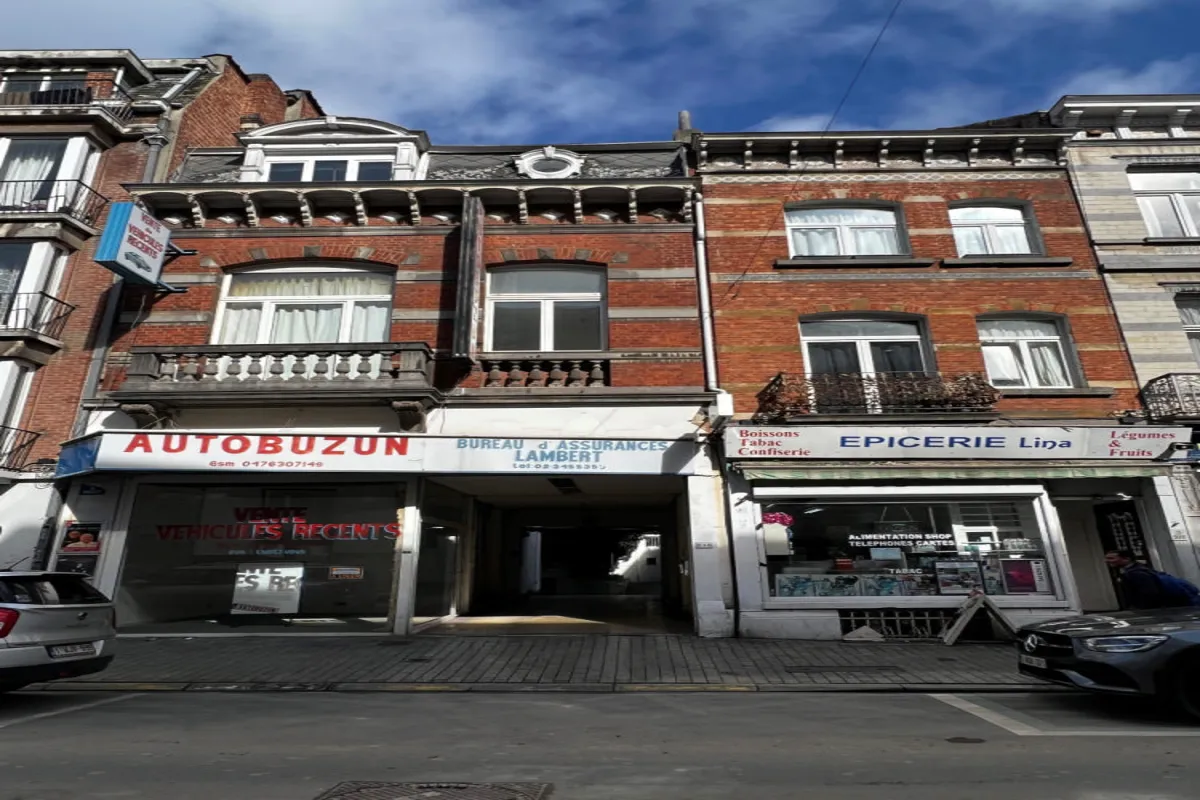 Appartementsgebouw te  koop in Ukkel 1180 740000.00€ 4 slaapkamers 244.00m² - Zoekertje 637388