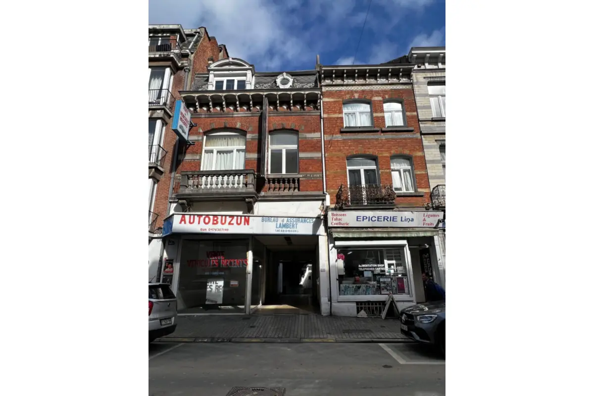 Immeuble de rapport - Immeuble à appartement à vendre à Uccle 1180 740000.00€ 4 chambres 244.00m² - annonce 637388