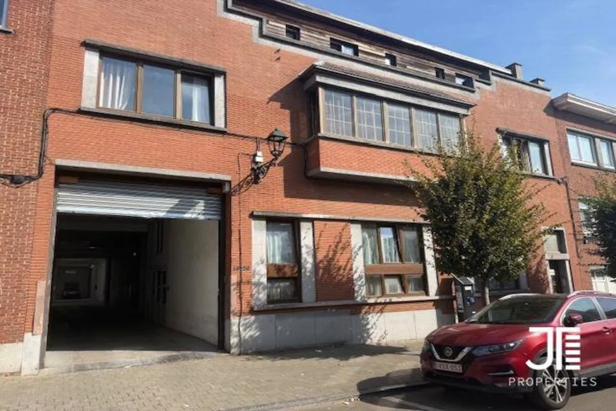 Commerce à vendre à Anderlecht 1070 3350000.00€ 10 chambres m² - annonce 636962
