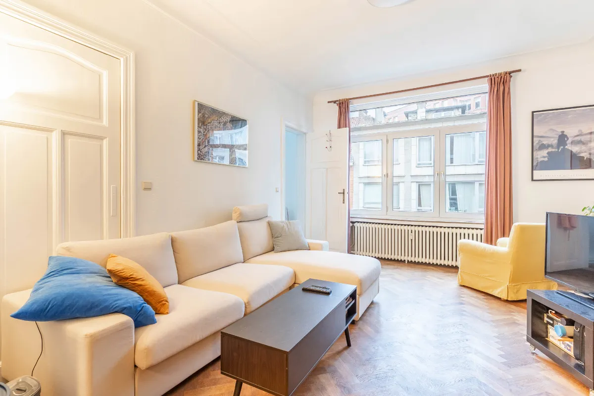 Mixgebouw te  koop in Sint-Lambrechts-Woluwe 1200 865000.00€ 6 slaapkamers 390.00m² - Zoekertje 637593