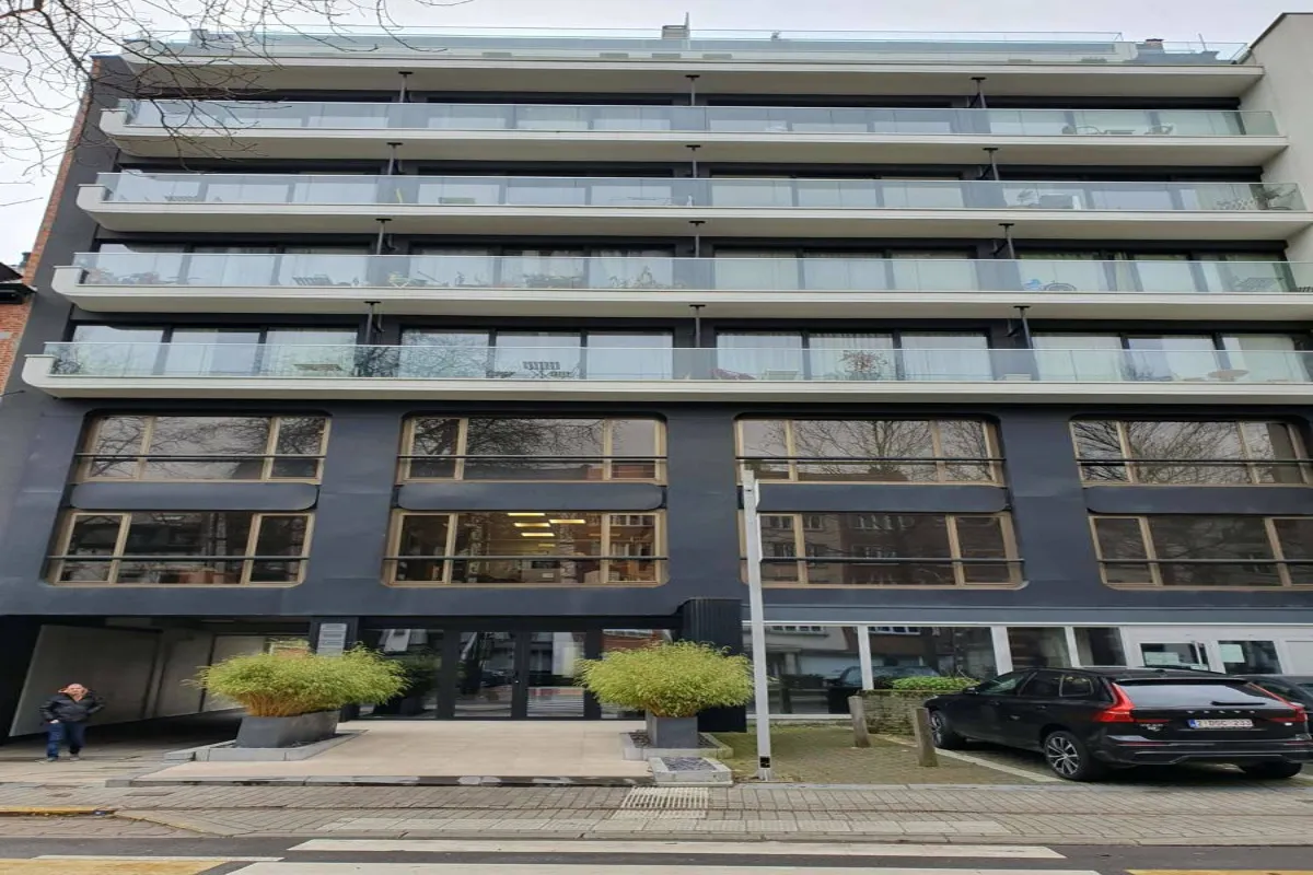 Commerce à louer à Uccle 1180 2500.00€  chambres 150.00m² - annonce 638473