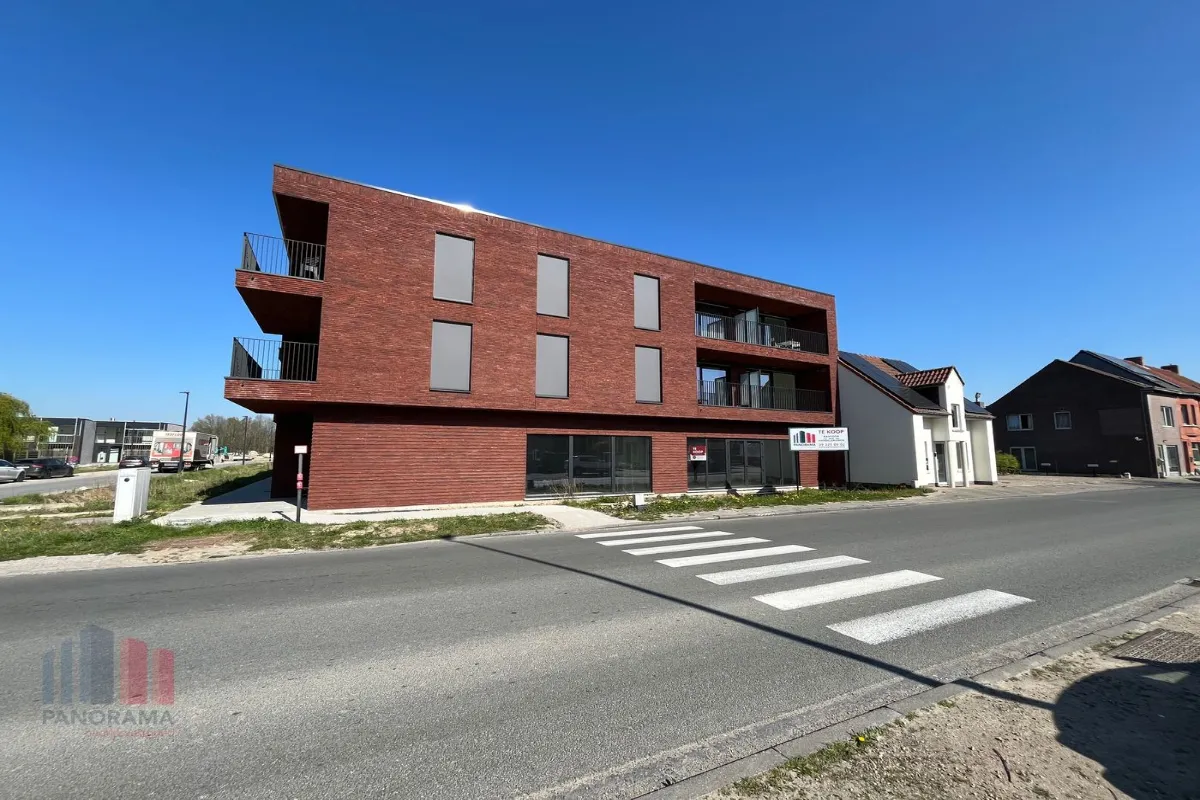 Commerce à vendre à Drongen 9031 378618.00€  chambres 139.00m² - annonce 637953