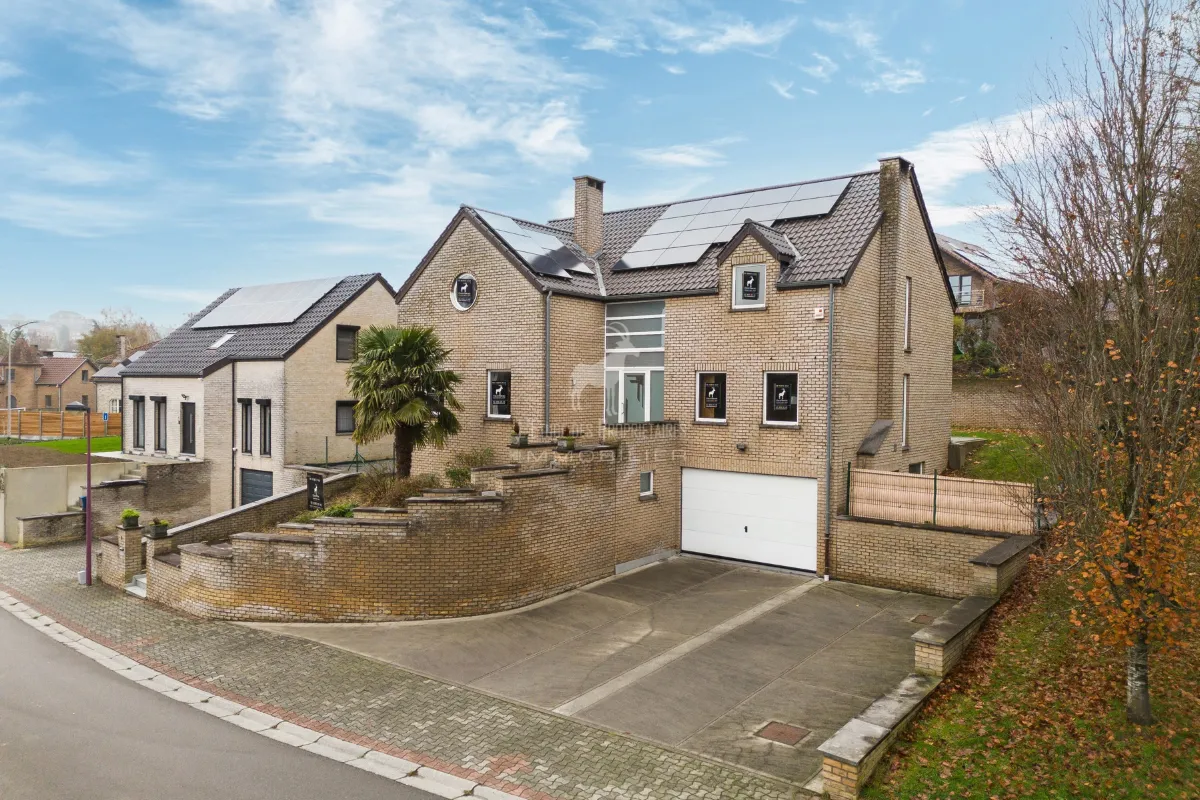 Villa te  koop in La Hestre 7170 529000.00€ 5 slaapkamers 263.00m² - Zoekertje 638781