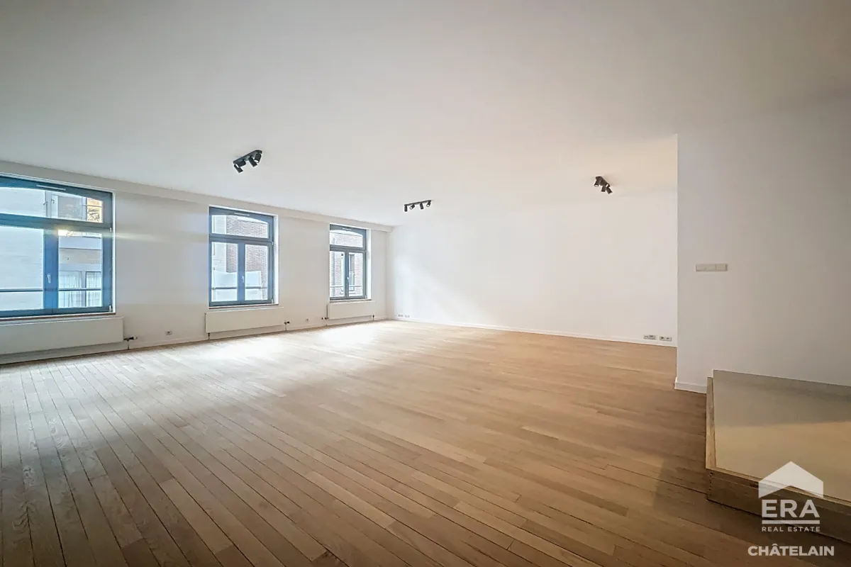 Duplex te  in Brussel 1000 2400.00€ 3 slaapkamers 200.00m² - Zoekertje 639021