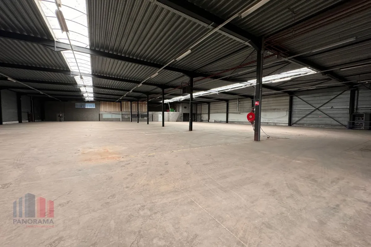 Handelszaak te  huur in Roeselare 8800 7500.00€  slaapkamers 2125.00m² - Zoekertje 637917