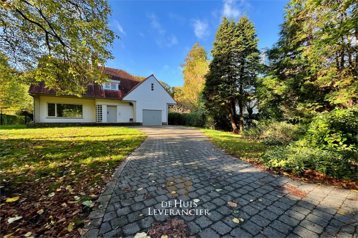 Huis te  huur in Kontich 2550 1700.00€ 3 slaapkamers 247.00m² - Zoekertje 637859