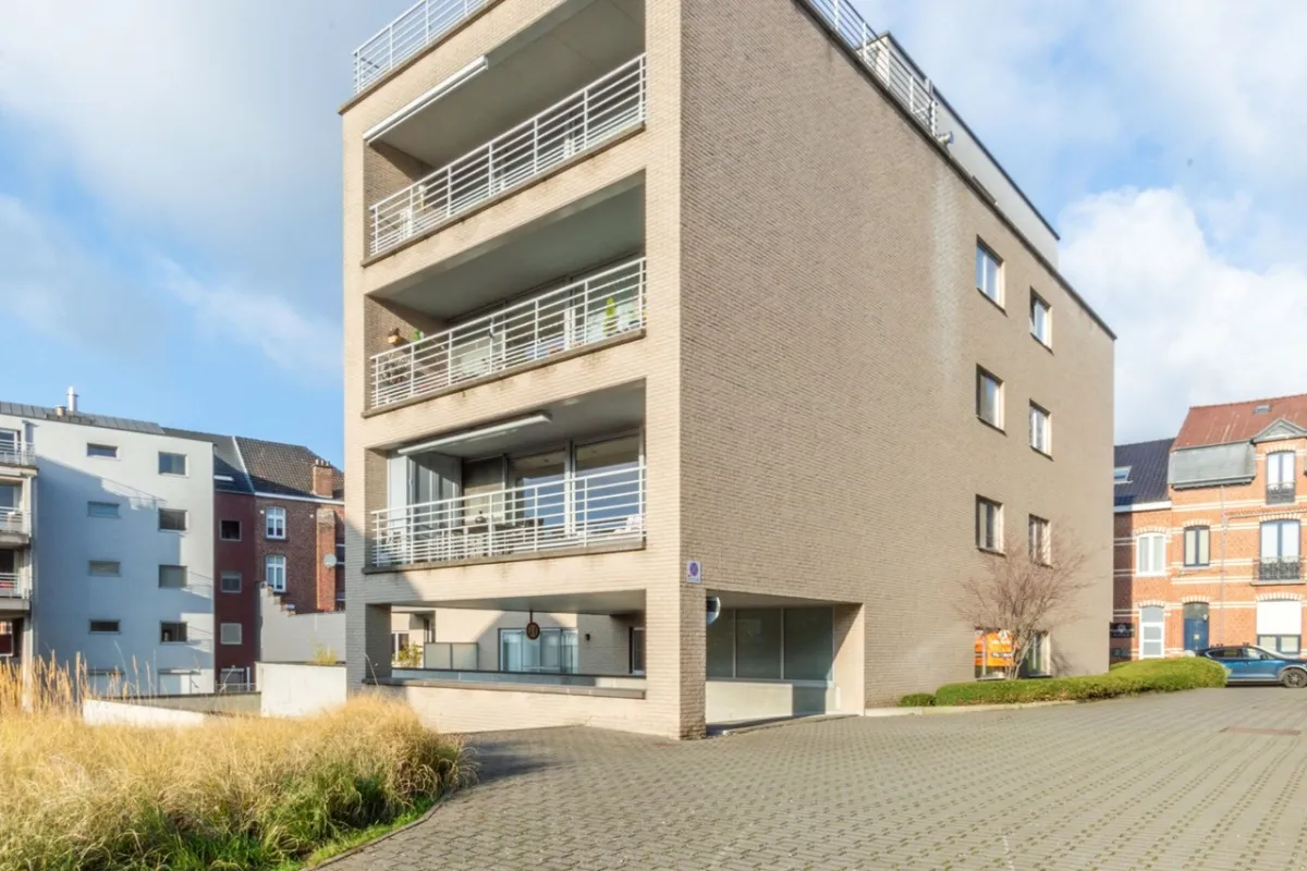 Appartement te  koop in Hal 1500 265000.00€ 1 slaapkamers 76.00m² - Zoekertje 637767