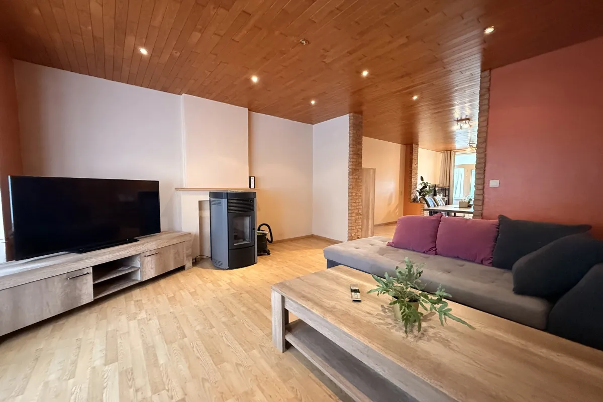 Huis te  huur in Jambes 5100 1250.00€ 3 slaapkamers 150.00m² - Zoekertje 638940