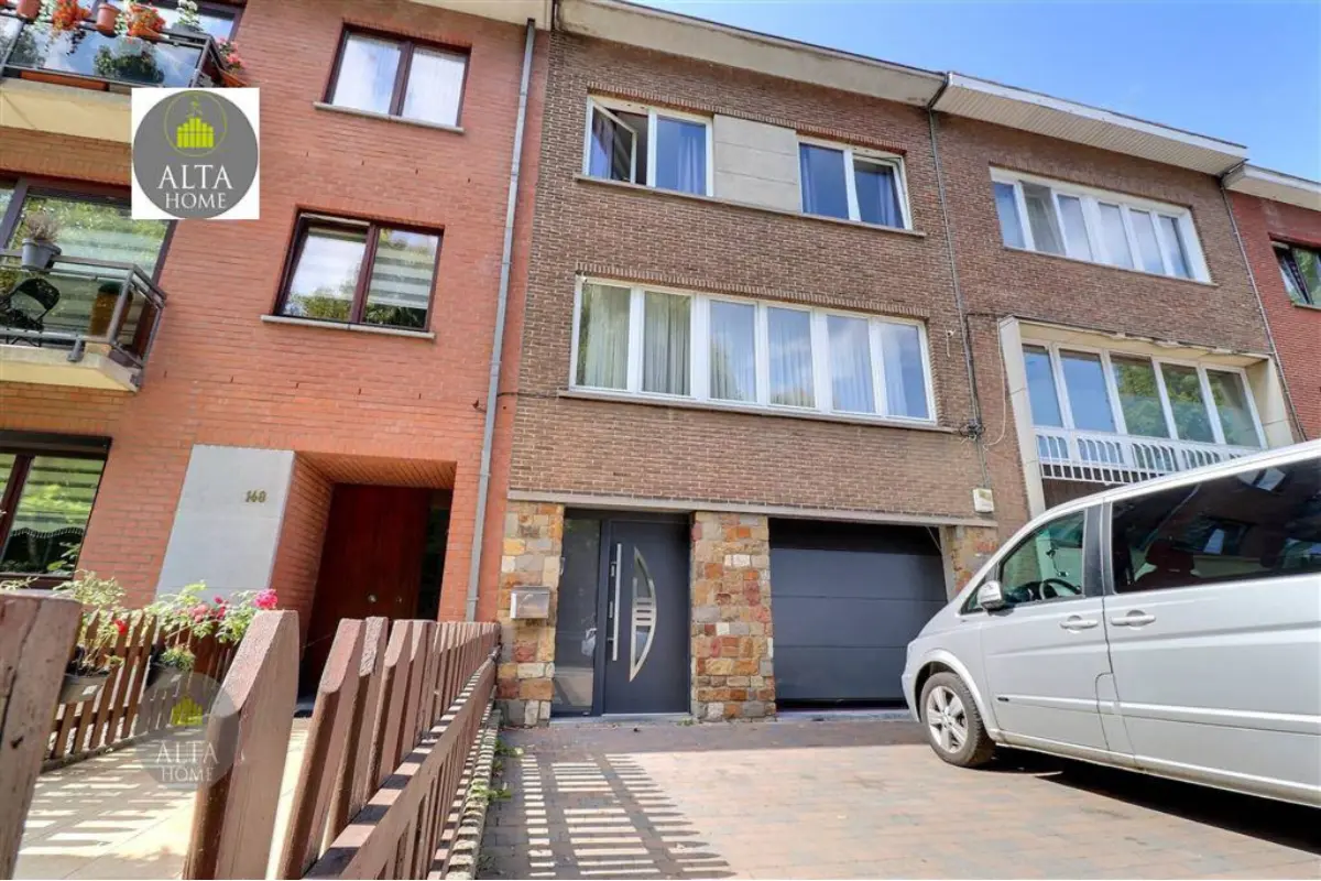 Huis te  koop in Brussel 1000 590000.00€ 4 slaapkamers 185.00m² - Zoekertje 638497