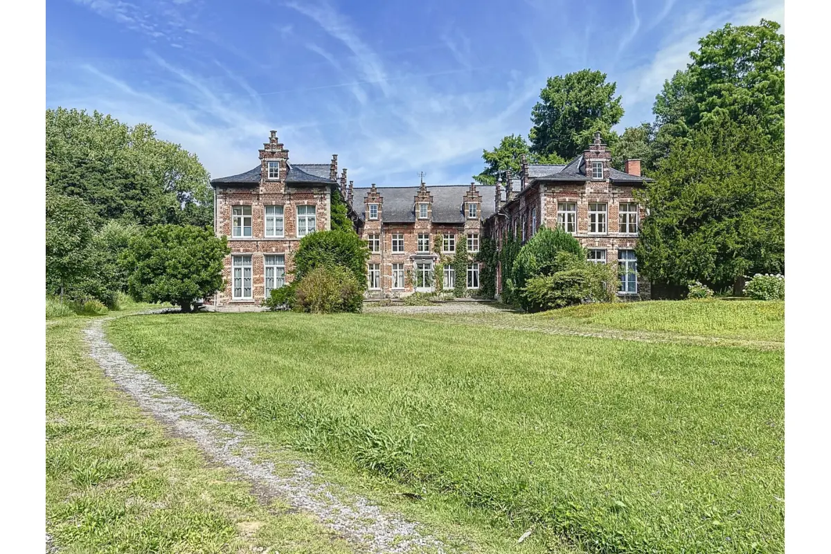 Château à louer à Wezembeek-Oppem 1970 2750.00€ 6 chambres 307.00m² - annonce 638911