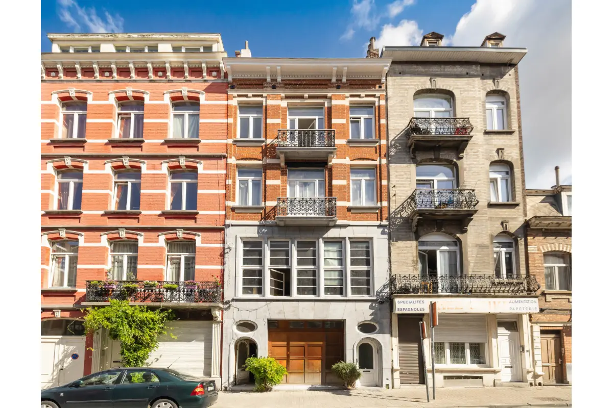 Appartement te  koop in Sint-Gillis 1060 250000.00€ 1 slaapkamers 194.00m² - Zoekertje 638509