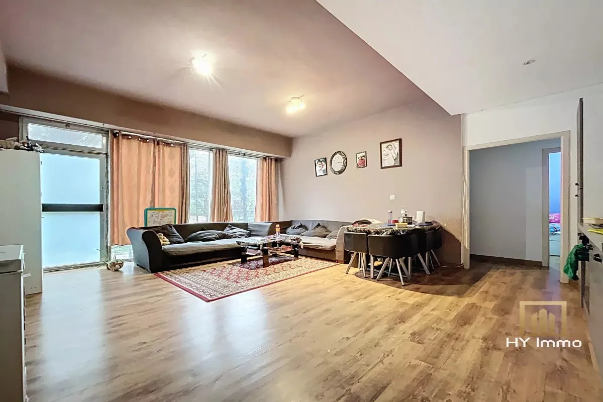 Appartement te  koop in Brussel 1000 179000.00€ 1 slaapkamers 63.00m² - Zoekertje 637775