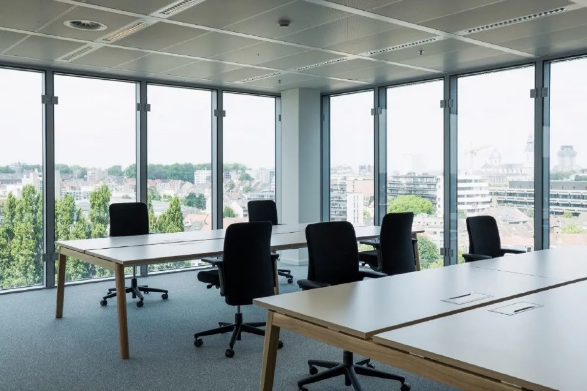 Handelszaak te  huur in Gentbrugge 9050 34375.00€  slaapkamers 2500.00m² - Zoekertje 637945