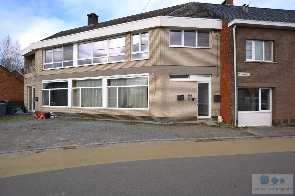 Appartementsgebouw te  koop in Zoerle-Parwijs 2260 725000.00€ 8 slaapkamers m² - Zoekertje 637874