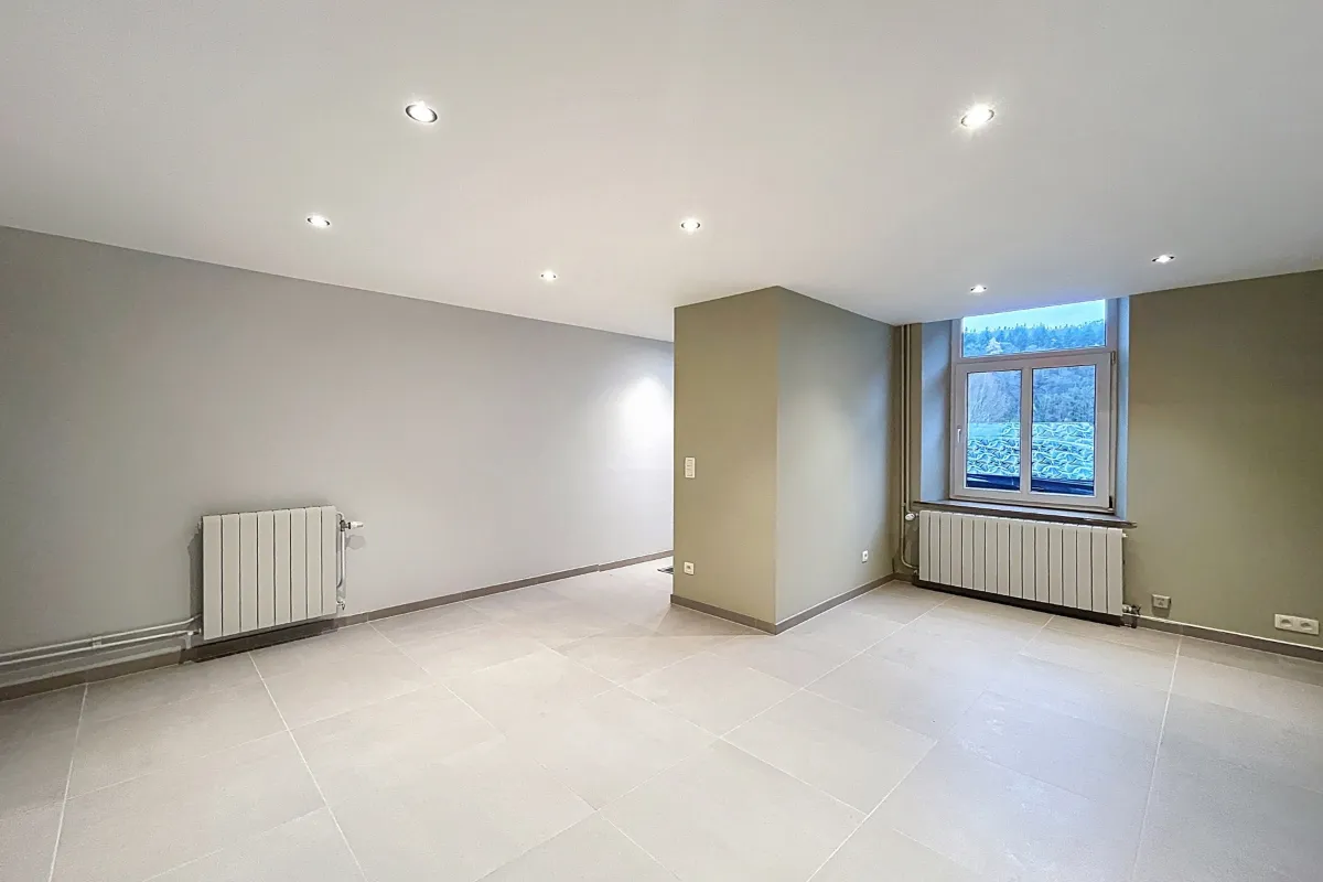 Huis te  huur in Yvoir 5530 1000.00€ 3 slaapkamers 145.00m² - Zoekertje 638726