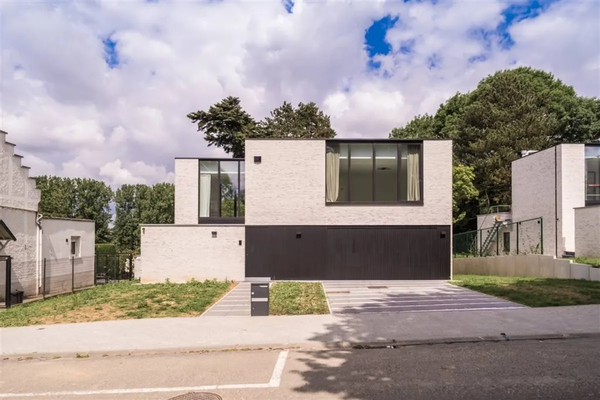 Huis te  huur in Wemmel 1780 4900.00€ 3 slaapkamers 250.00m² - Zoekertje 638912