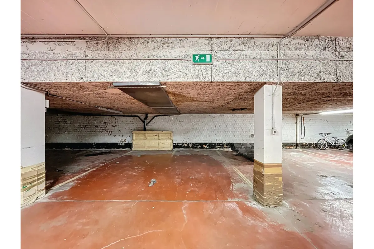 Parking à  à Woluwe-Saint-Lambert 1200 19900.00€  chambres m² - annonce 640471