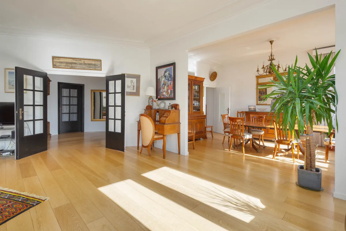 Appartement te  koop in Brussel 1000 675000.00€ 2 slaapkamers 181.00m² - Zoekertje 640612