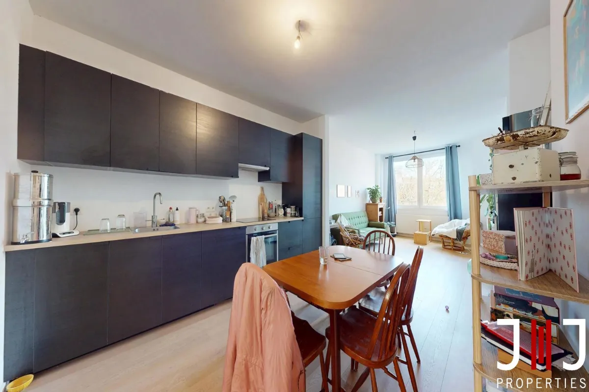 Appartement te  koop in Vorst 1190 240000.00€ 1 slaapkamers 57.00m² - Zoekertje 639737