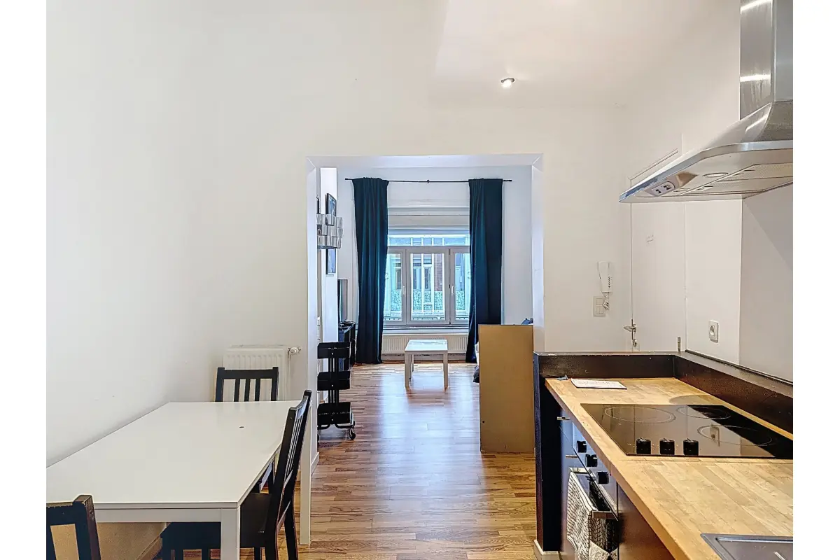 Huis te  koop in Brussel 1000 950000.00€ 4 slaapkamers 240.00m² - Zoekertje 640667