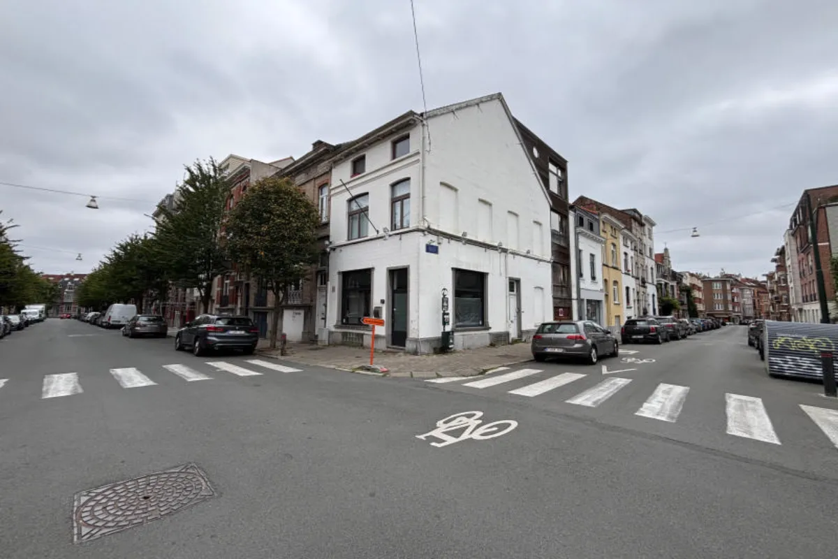 Commerce à louer à Uccle 1180 740.00€  chambres 40.00m² - annonce 641034