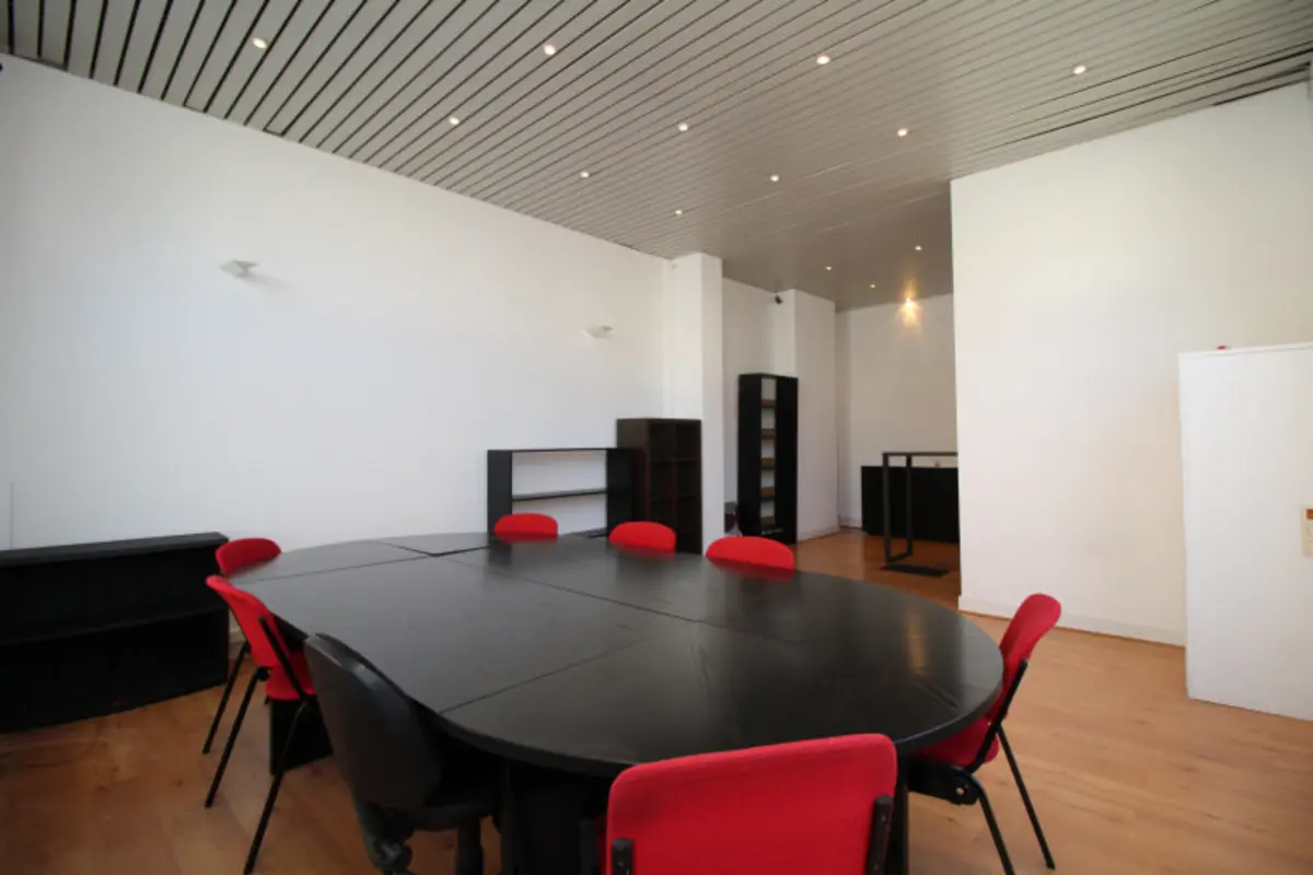 Handelszaak te  in Ukkel 1180 740.00€  slaapkamers 40.00m² - Zoekertje 641036