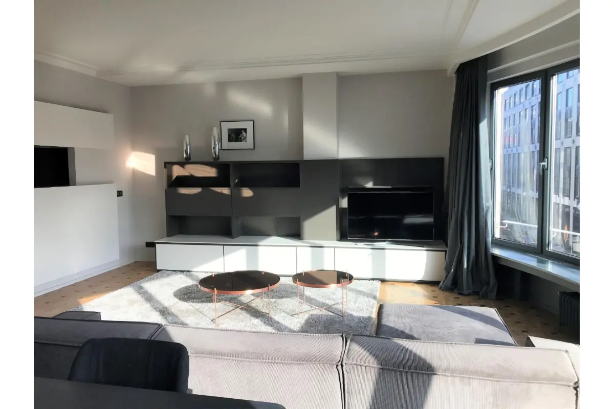 Appartement te  in Brussel 1000 2400.00€ 2 slaapkamers 145.00m² - Zoekertje 641154