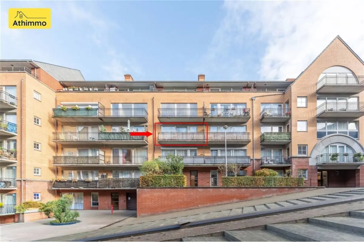 Appartement te  koop in Sint-Jans-Molenbeek 1080 270000.00€ 2 slaapkamers 93.00m² - Zoekertje 641004