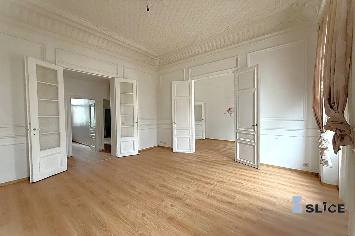 Appartement te  koop in Brussel 1000 265000.00€ 2 slaapkamers 97.00m² - Zoekertje 641425