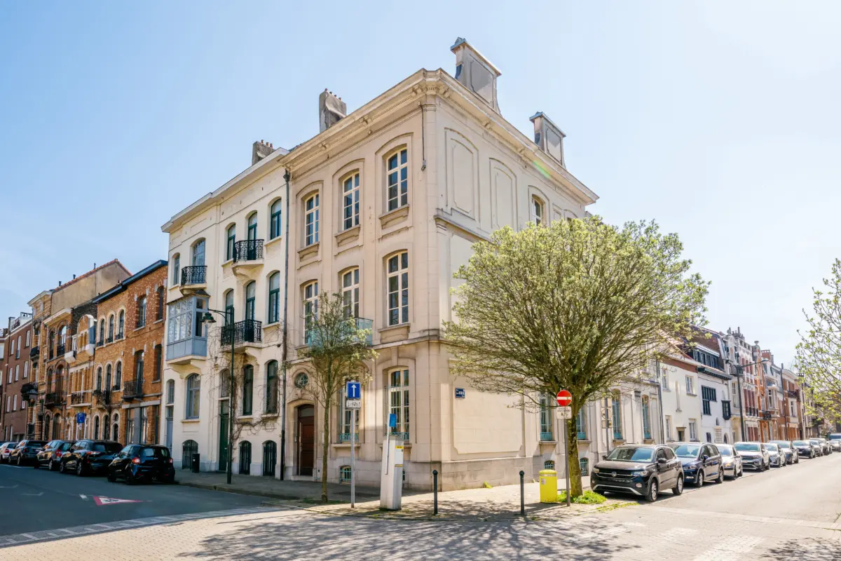 Handelszaak te  koop in Etterbeek 1040 1435000.00€  slaapkamers 695.00m² - Zoekertje 641136