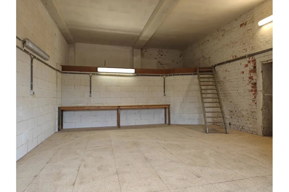 Handelszaak te  huur in Sint-Gillis 1060 575.00€  slaapkamers 50.00m² - Zoekertje 641501