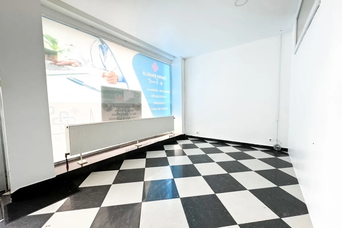 Commerce à louer à Forest 1190 800.00€  chambres 62.40m² - annonce 641119