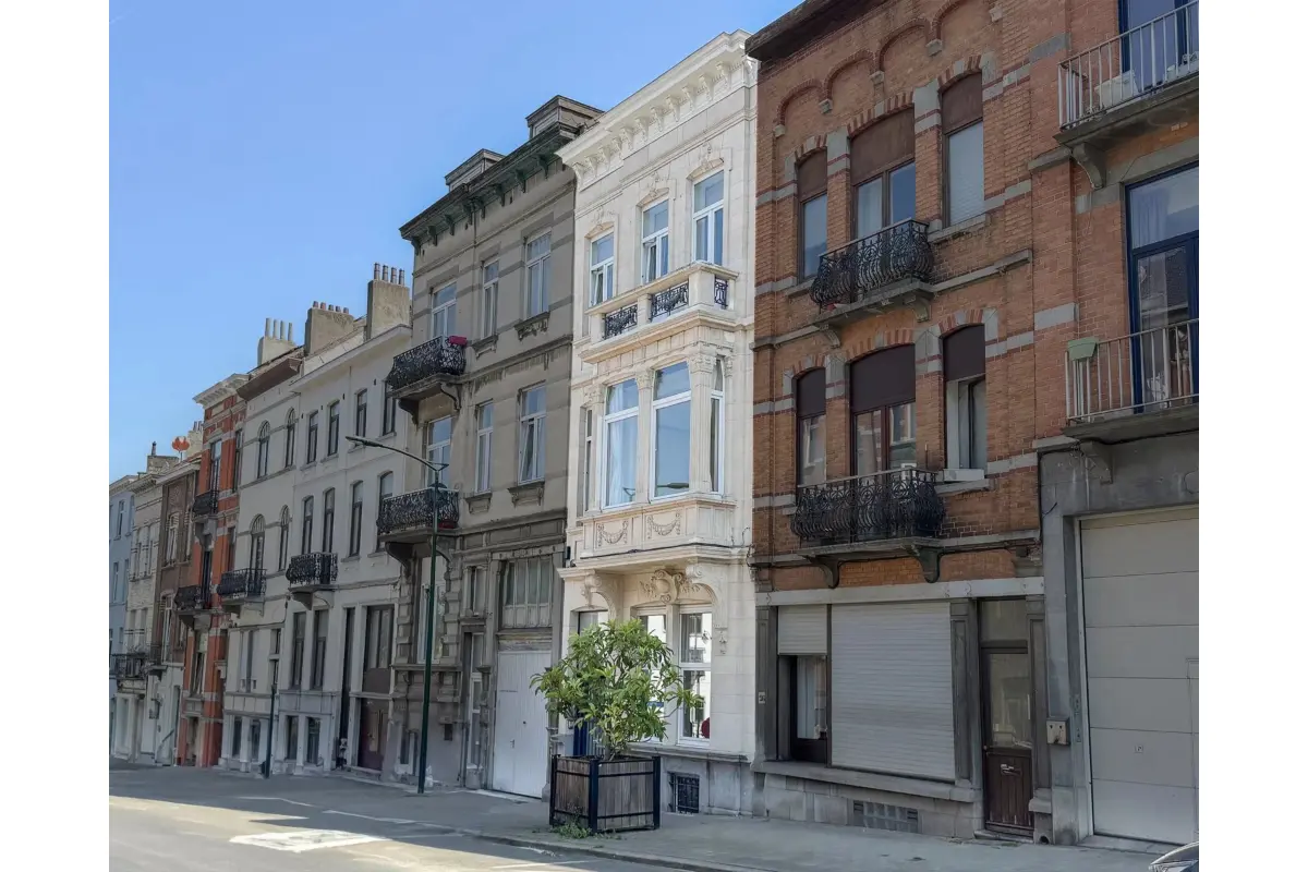 Huis te  koop in Vorst 1190 739000.00€  slaapkamers 320.00m² - Zoekertje 641755