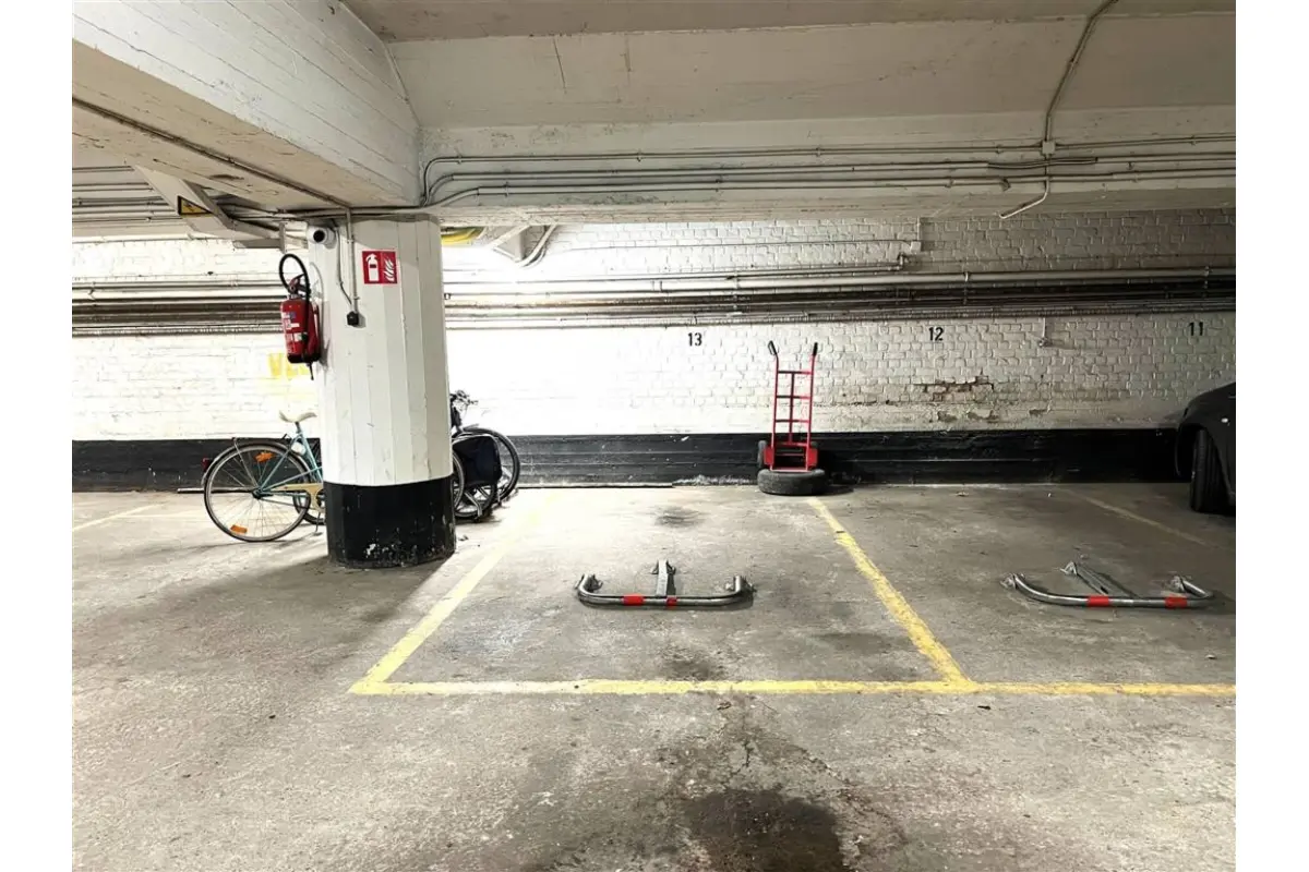 Parking te  koop in Brussel 1000 40000.00€  slaapkamers m² - Zoekertje 641921