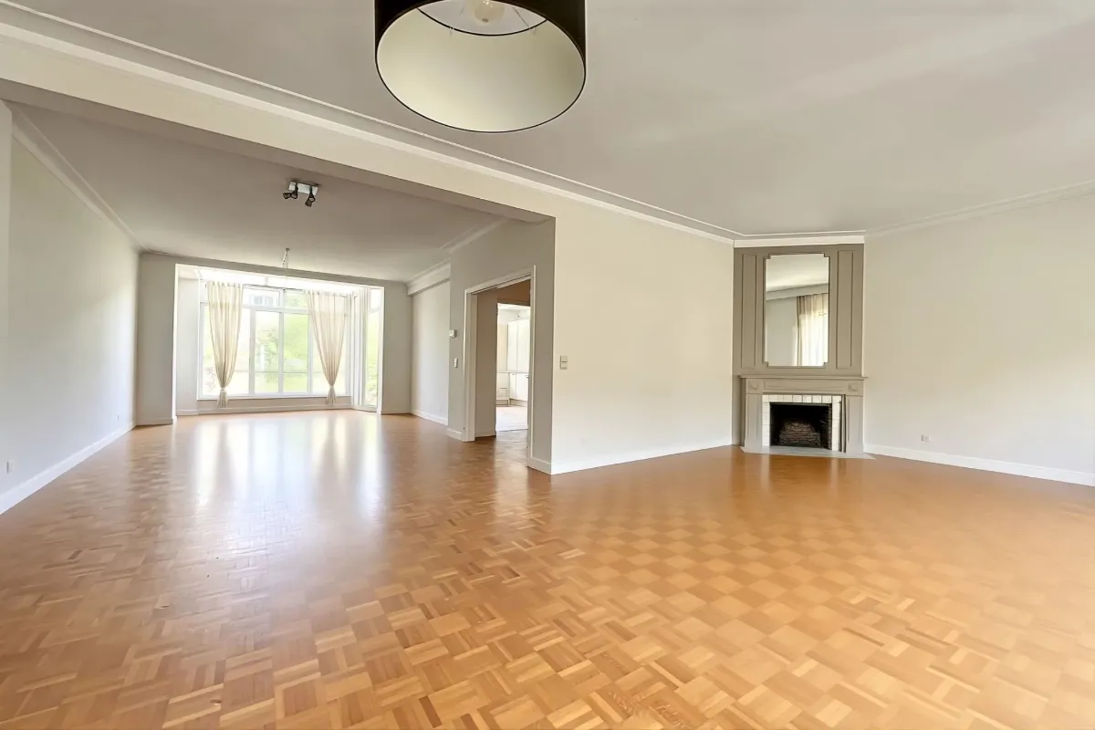 Huis te  huur in Ukkel 1180 3600.00€ 5 slaapkamers 389.00m² - Zoekertje 641702