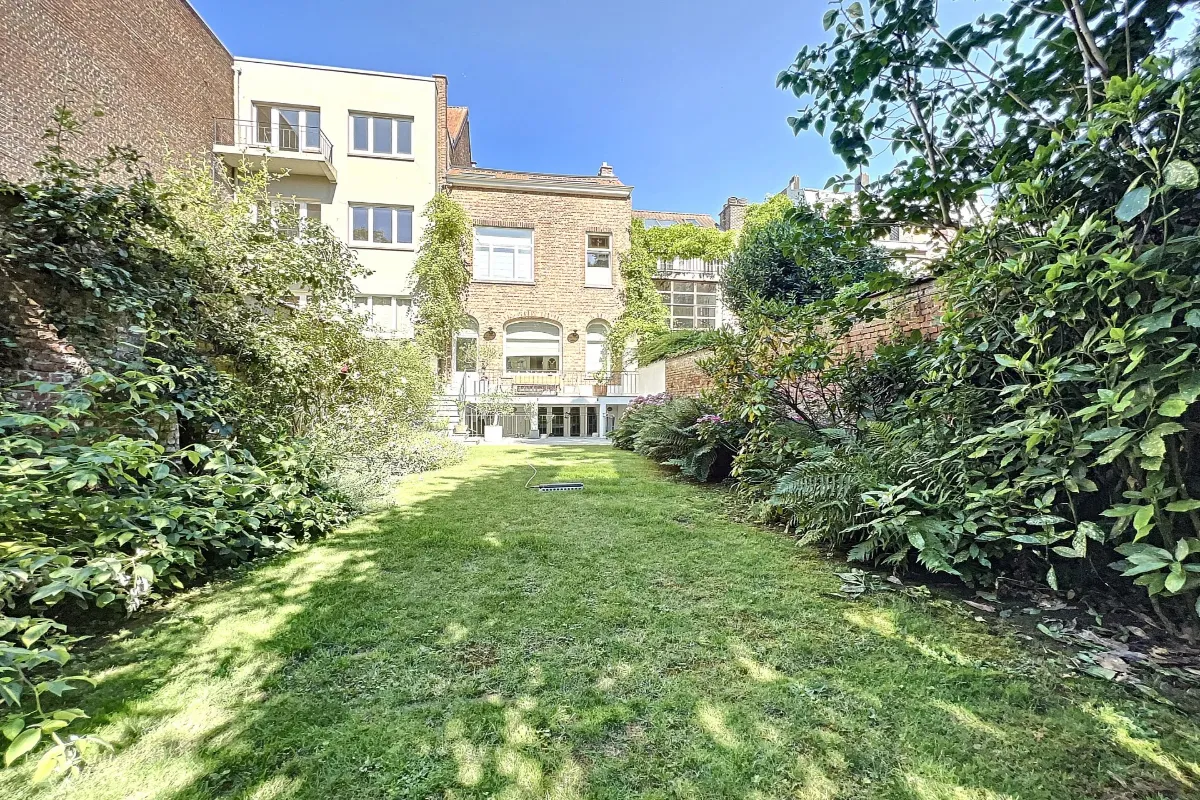 Huis te  huur in Ukkel 1180 5100.00€ 5 slaapkamers 359.00m² - Zoekertje 641705