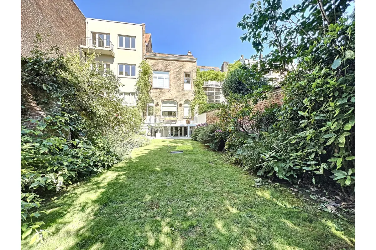 Maison à louer à Uccle 1180 5100.00€ 5 chambres 359.00m² - annonce 641705