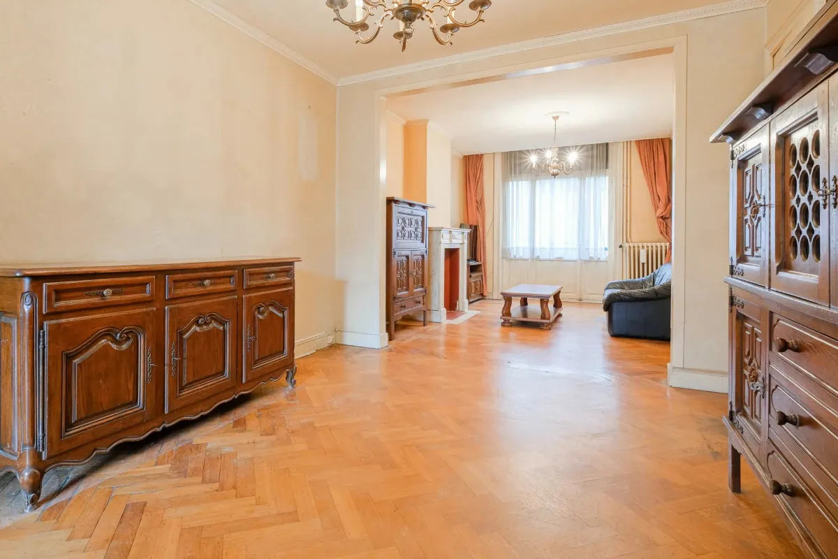 Huis te  koop in Brussel 1000 895000.00€ 5 slaapkamers 300.00m² - Zoekertje 642319