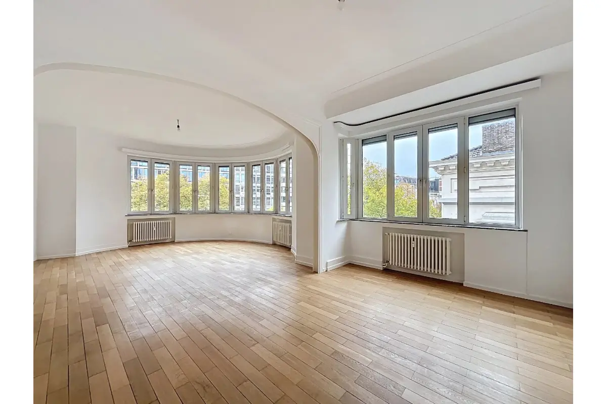 Appartement te  huur in Elsene 1050 1700.00€ 2 slaapkamers 112.00m² - Zoekertje 642347